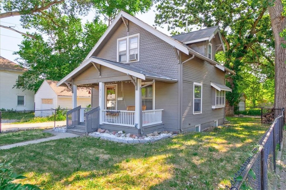 1713 16th St, Des Moines, IA 50314 - photo 1