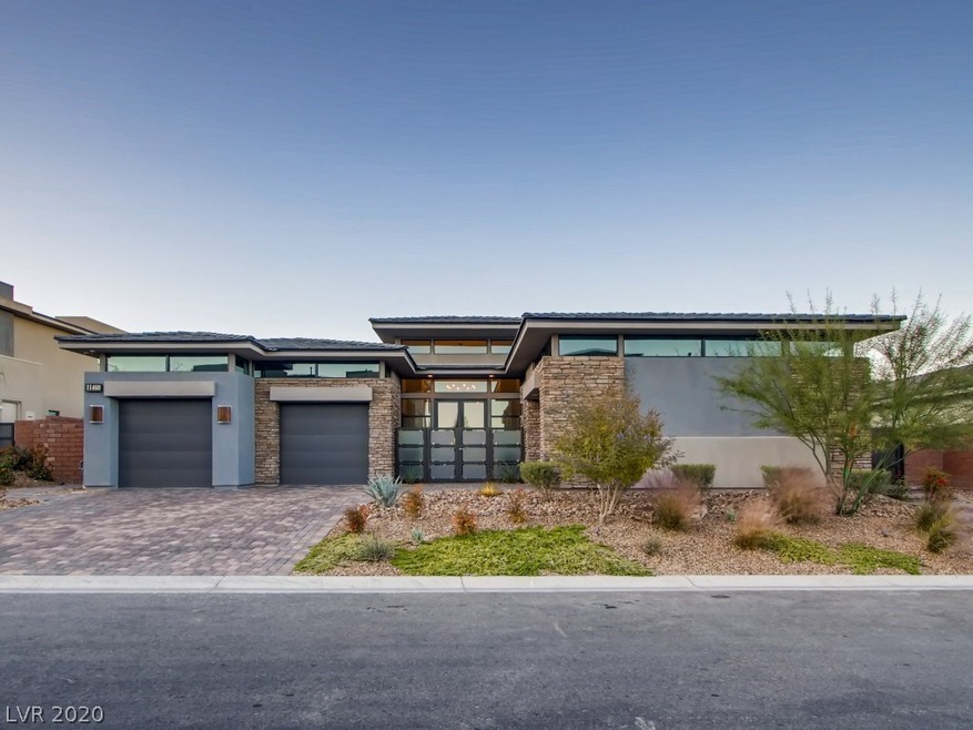 STUNNING SINGLE STORY HOME IN THE RIDGES