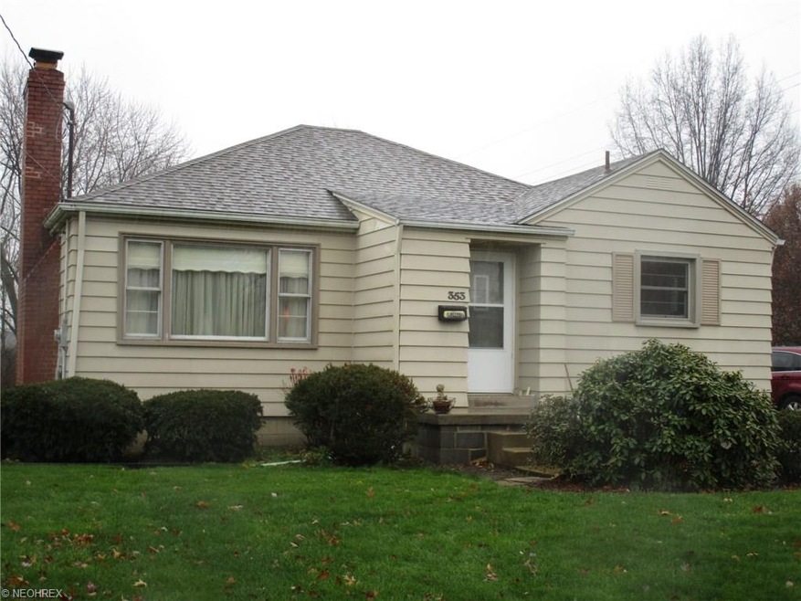 Nice curb appeal on this 3 Bedroom Ranch
