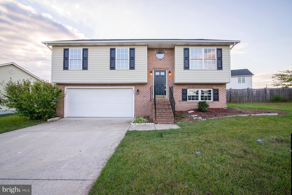 279 Ford Cir, Inwood, WV 25428 - photo 1