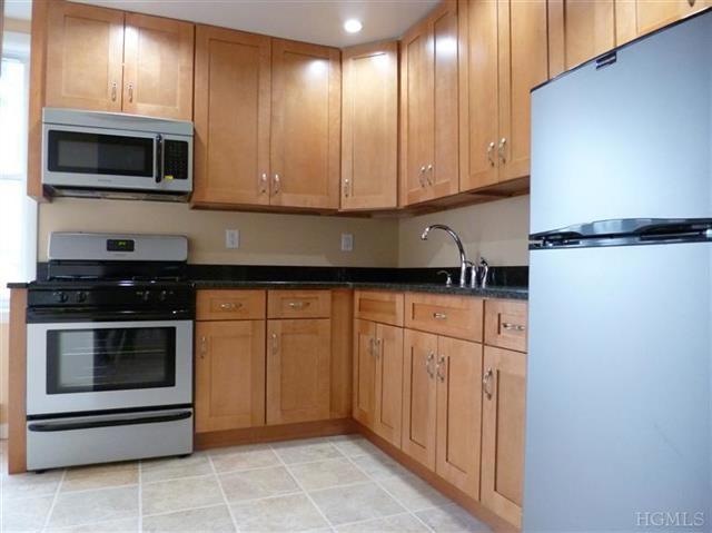 19 Vale Ln unit 19-L, Croton On Hudson, NY 10520 - photo 1