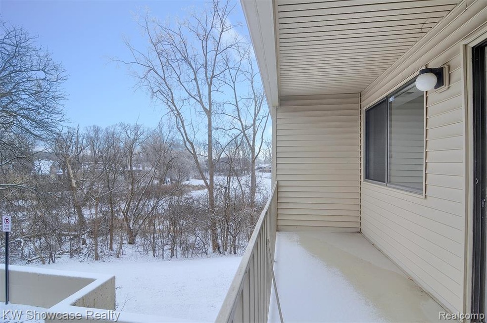 22-Balcony.jpg