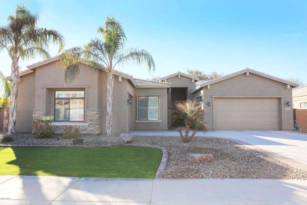 Gorgeous corner lot in Reids Ranch
