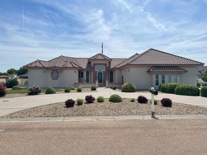 1410 S Main St, Hugoton, KS 67951 - photo 1