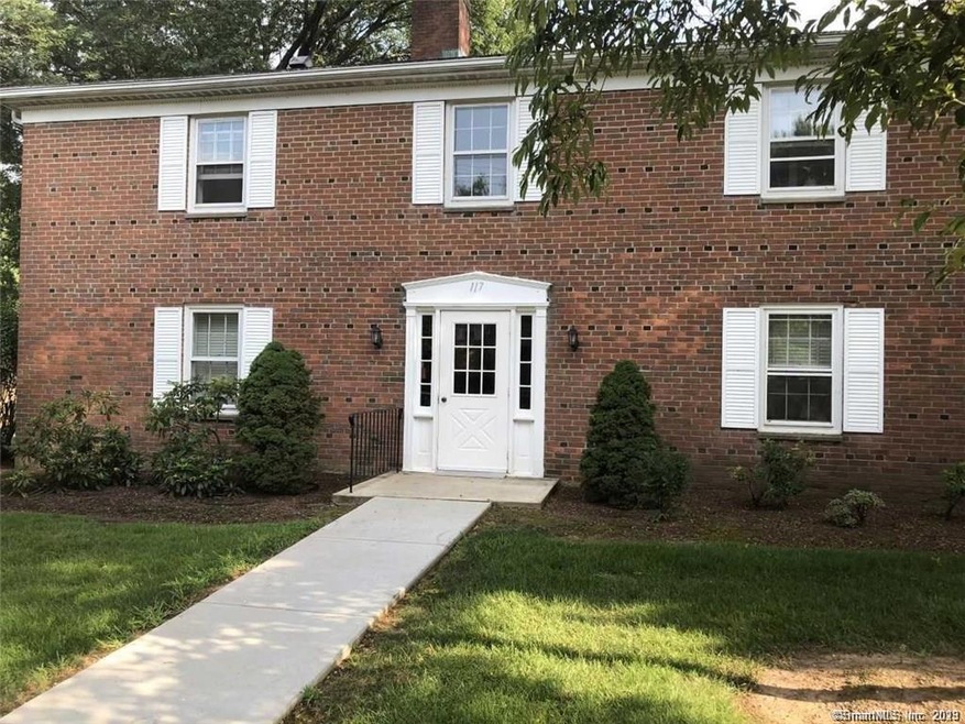 Welcome home to 117 Shadow Lane B4!