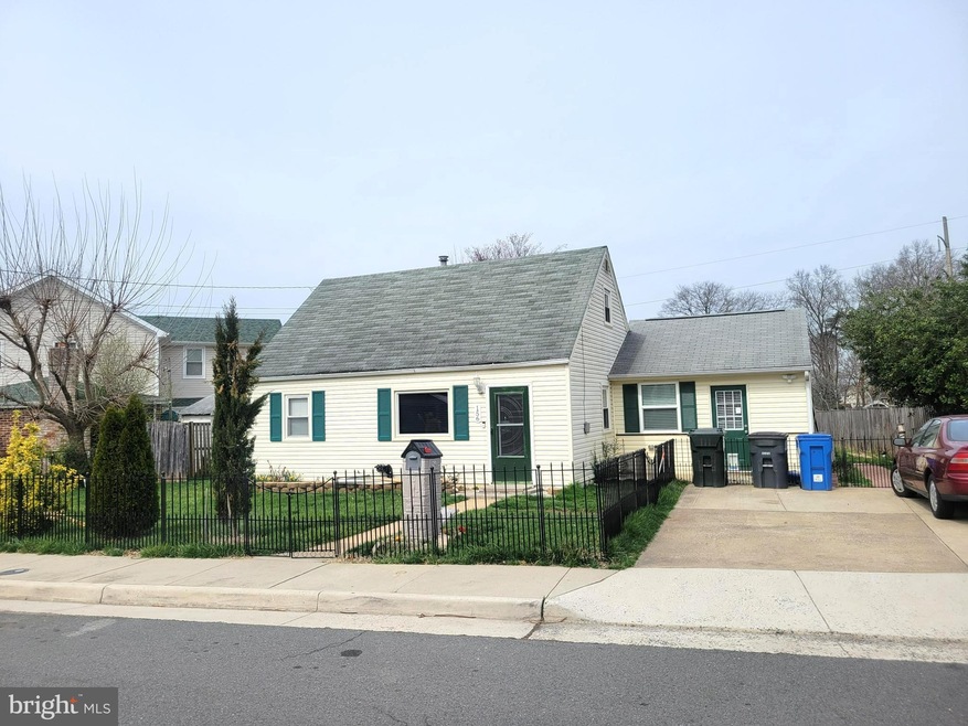 156 Martin Dr, Manassas Park, VA 20111 - photo 1