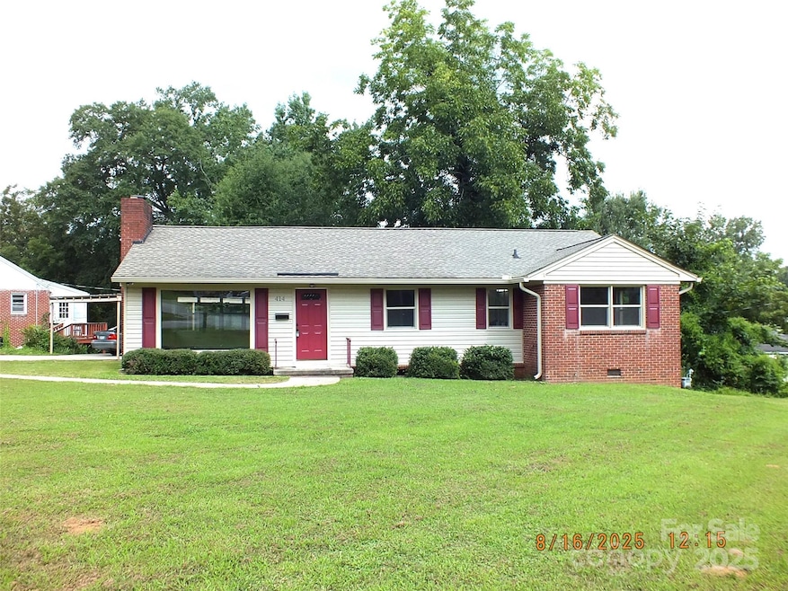 414 W Springs St, Lancaster, SC 29720 - photo 1