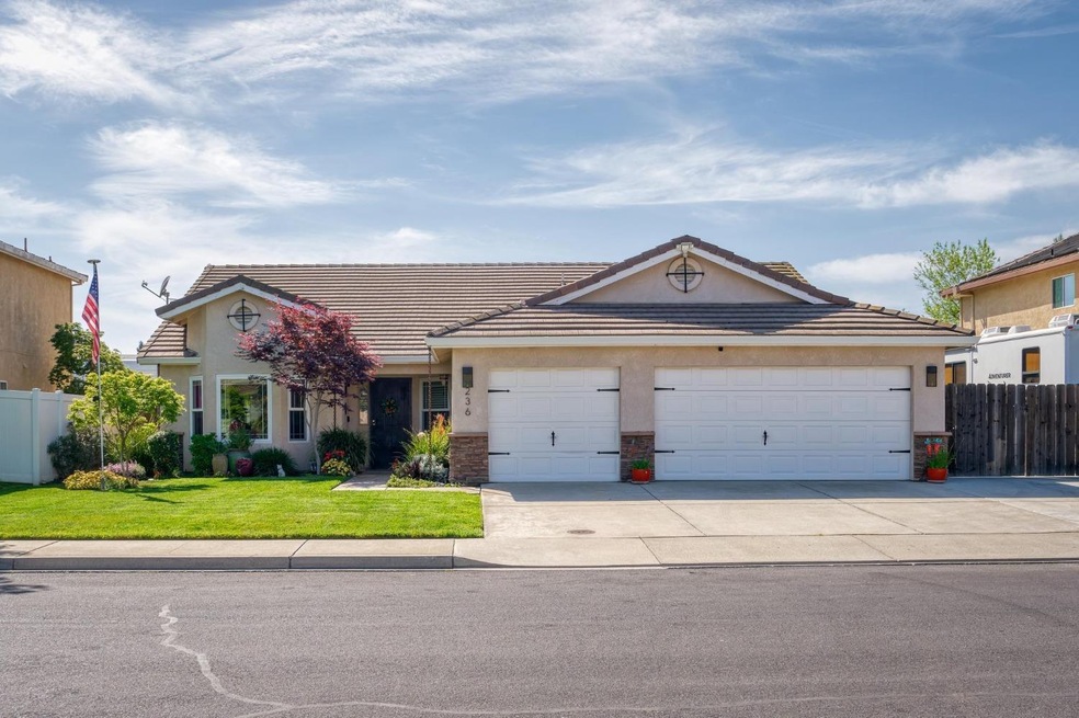 236 Grapewood Ct, Oakdale, CA 95361 - photo 1