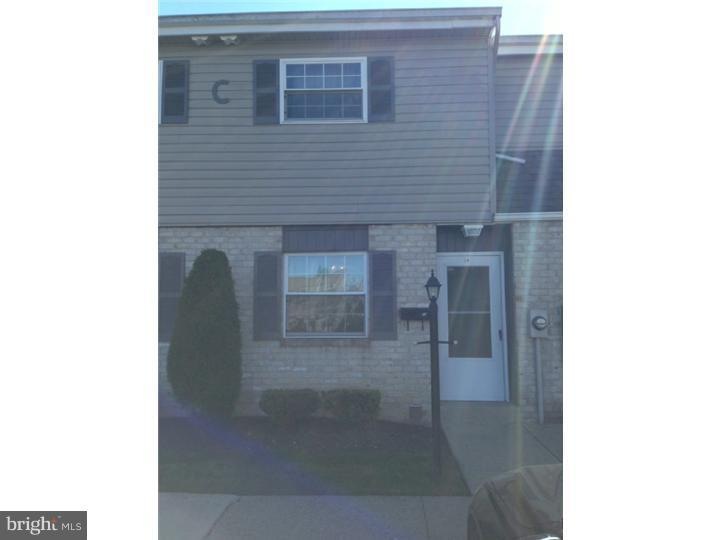 325 S Warminster Rd unit C4, Hatboro, PA 19040 - photo 1