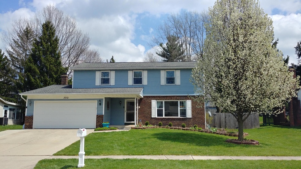 EXTERIOR FRONT OF HOME