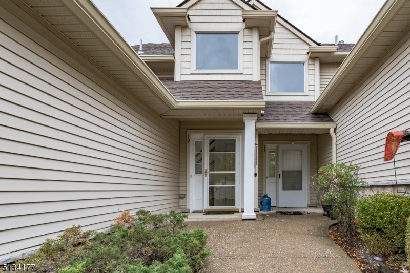 19 Beardslee Cir unit 4, Hamburg, NJ 07419 - photo 1