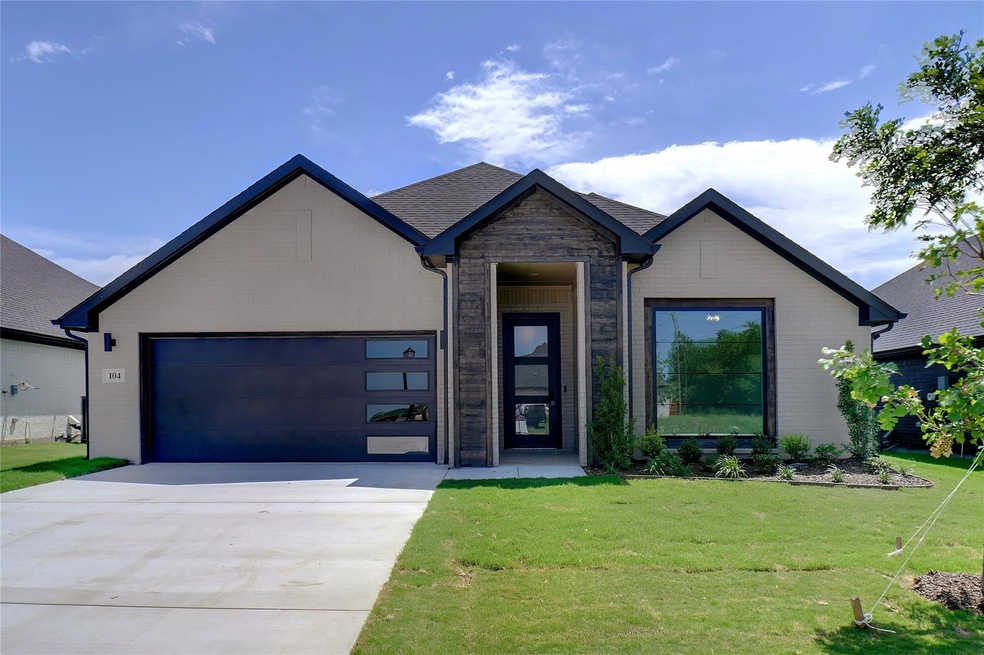 104 Amelia Ave, Godley, TX 76044 - photo 1