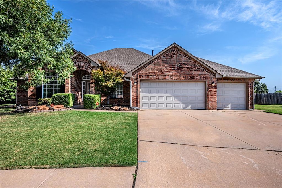 2501 Auburn Ct, Edmond, OK 73012 - photo 1