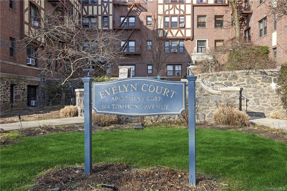 Evelyn Court Apartment unit E16, Mamaroneck, NY 10543 - photo 1