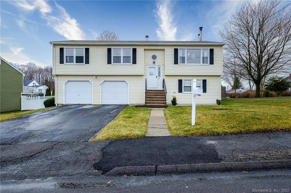 20 Hillsdale Ave, Waterbury, CT 06704 - photo 1