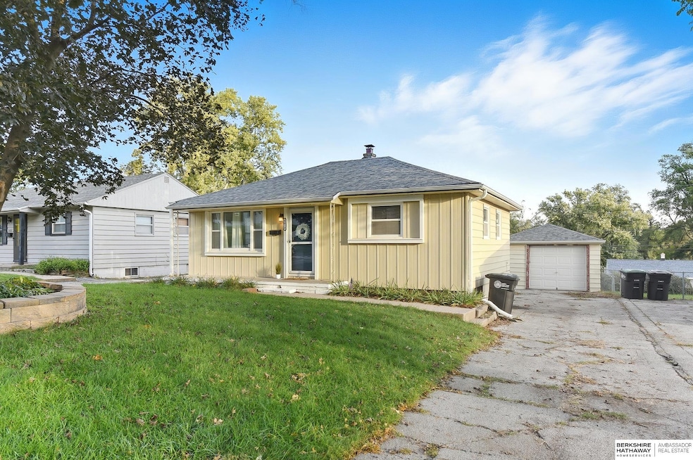 5618 Frederick St, Omaha, NE 68106 - photo 1