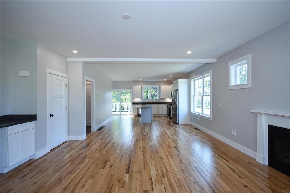 78 Bartlett Ave, Somersworth, NH 03878 - photo 1