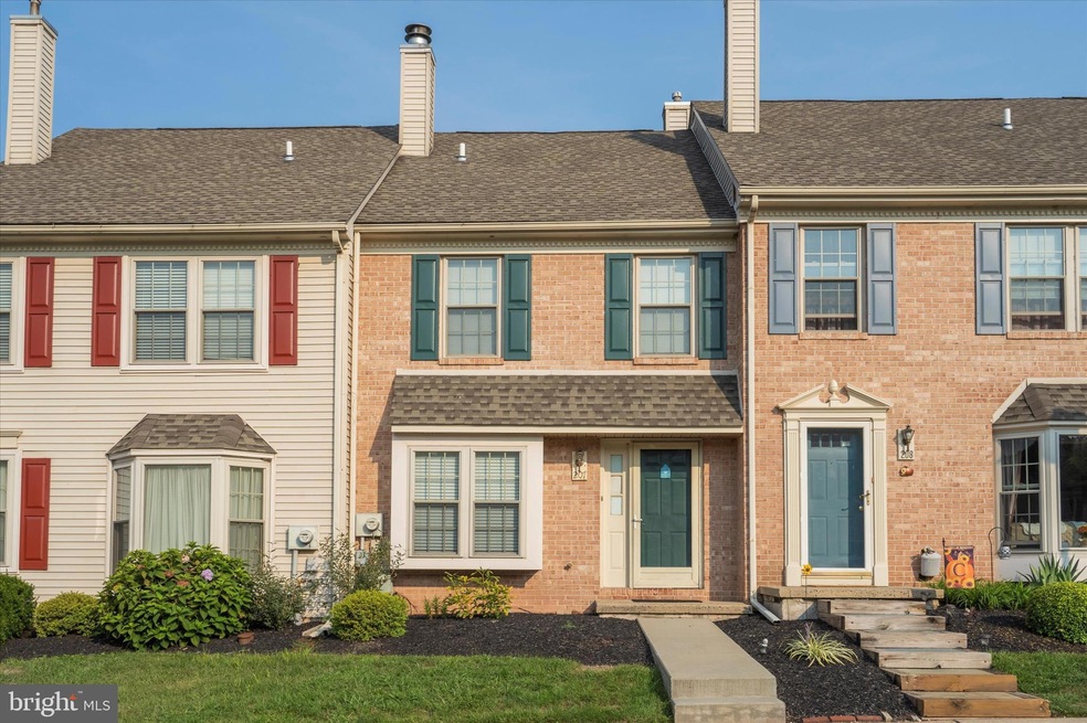 207 Oaktree Ct unit 207, Pottstown, PA 19464 - photo 1