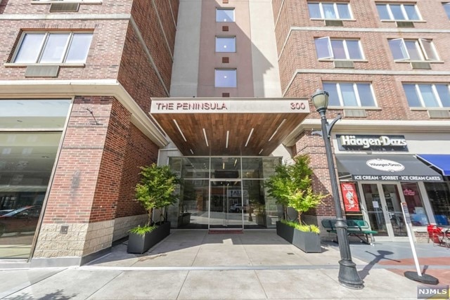 Sold $390,000 • Co-Listing Agent