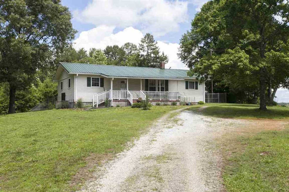 220 Roach Hill Dr, Walhalla, SC 29691 - photo 1