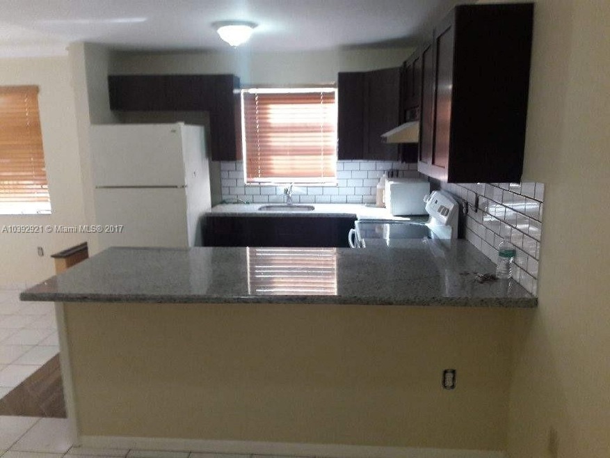 Garden Lake Towers unit 310, Miami, FL 33184 - photo 1