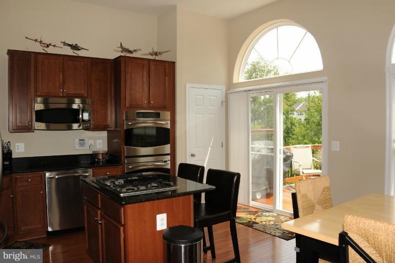 2438 Battery Hill Cir, Woodbridge, VA 22191 - photo 1