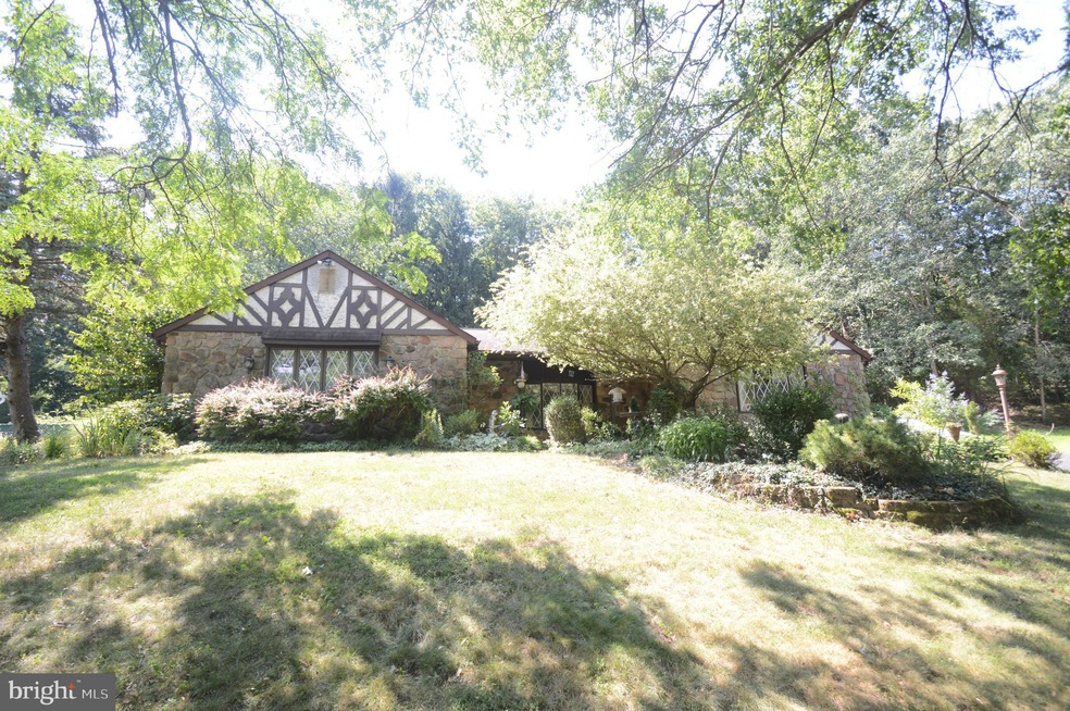 820 Strawberry Ln, Langhorne, PA 19047 - photo 1