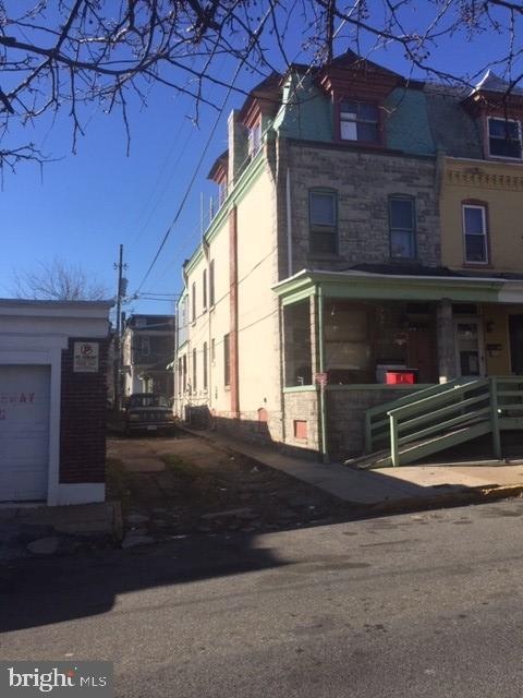 812 Pear St, Reading, PA 19601 - photo 1