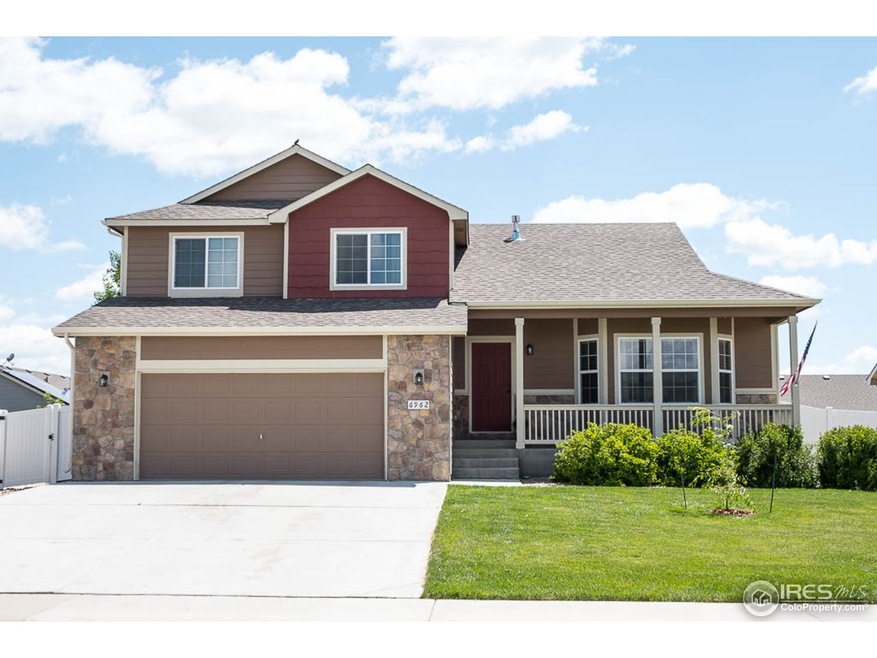 Welcome home to 6962 Lee St.