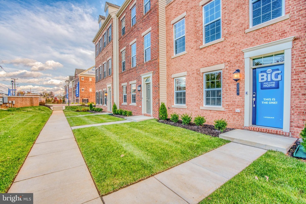 9219 Garrettson Cir, Perry Hall, MD 21128 - photo 1