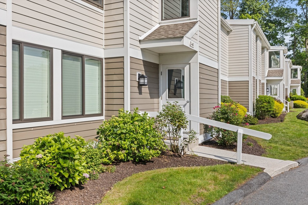 3 Stebbins Close unit 3, Ridgefield, CT 06877 - photo 1