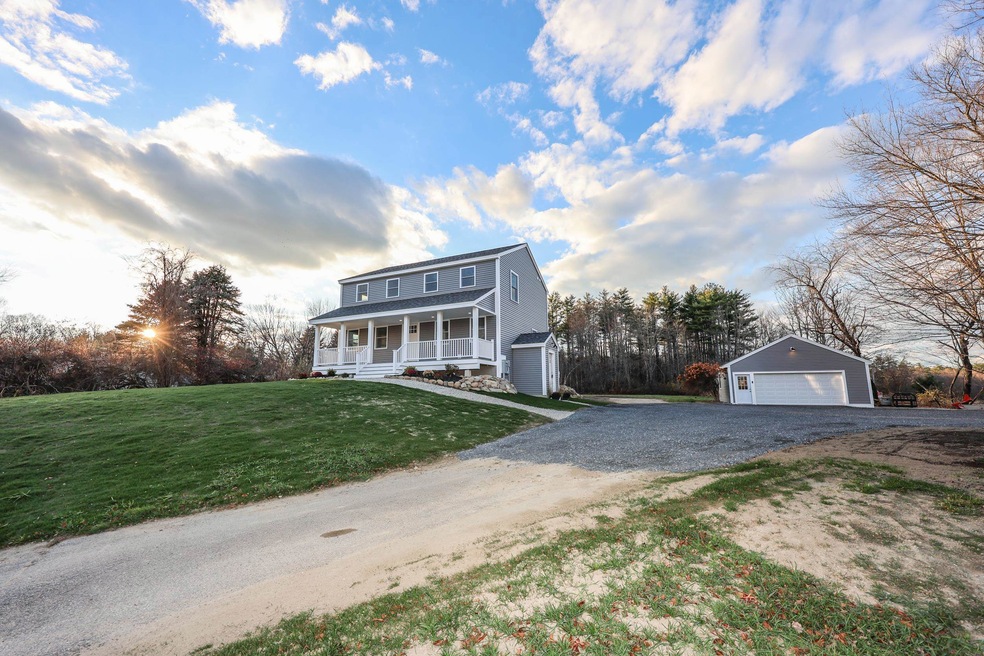 578 Rollins Rd, Rollinsford, NH 03869 - photo 1