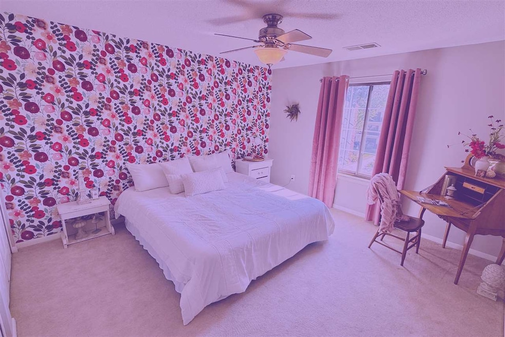 130 Thompson Dr SE unit 320, Cedar Rapids, IA 52403 - photo 1