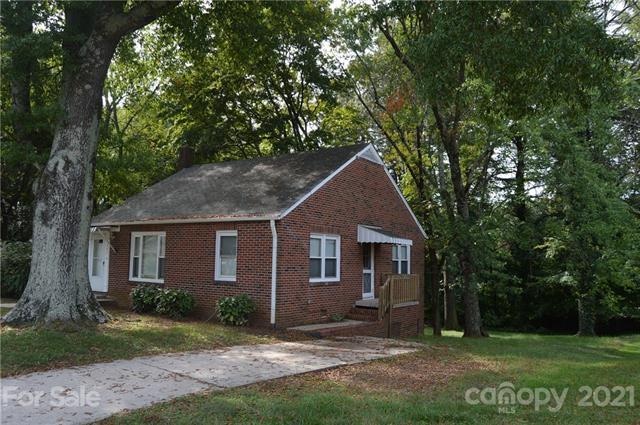 321 N Bost St, Statesville, NC 28677 - photo 1
