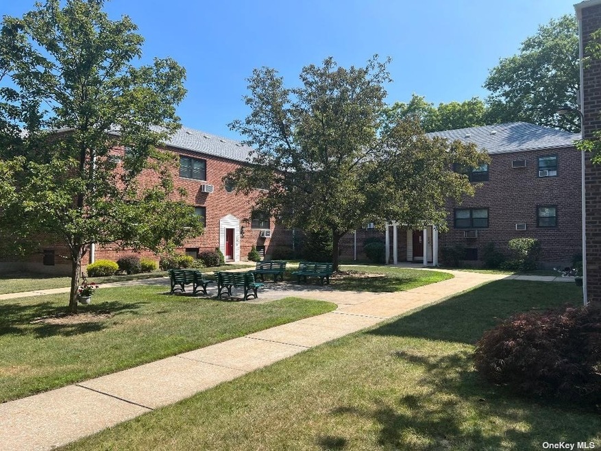 156-19 80th St unit 2R, Howard Beach, NY 11414 - photo 1