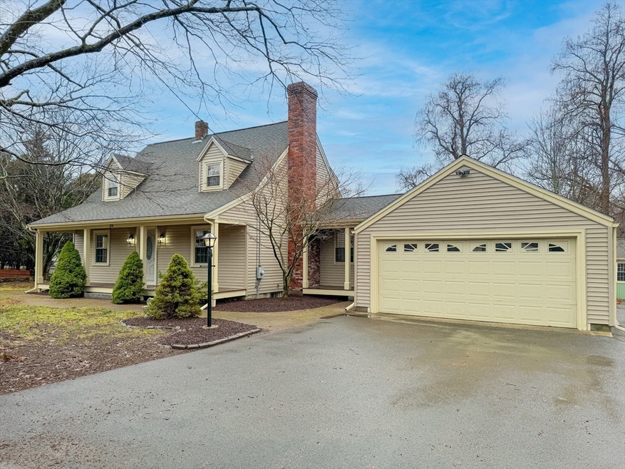 878 S Main St, Bellingham, MA 02019 - photo 1