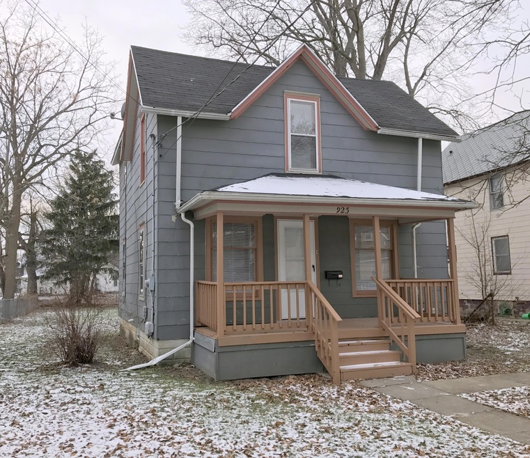 923 N Chestnut St, Lansing, MI 48906 - photo 1
