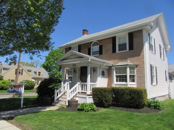 1330 Quincy Shore Dr, Quincy, MA 02169 - photo 1