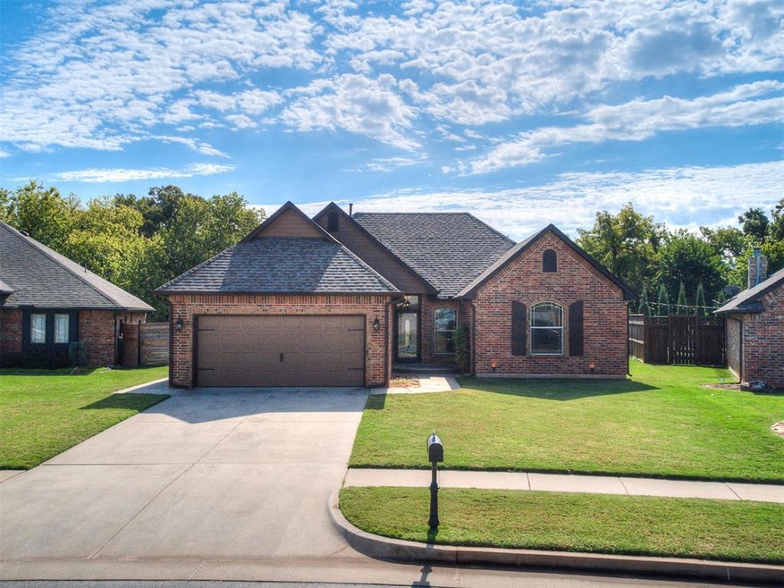 2308 Wimberley Creek Dr, Moore, OK 73160 - photo 1