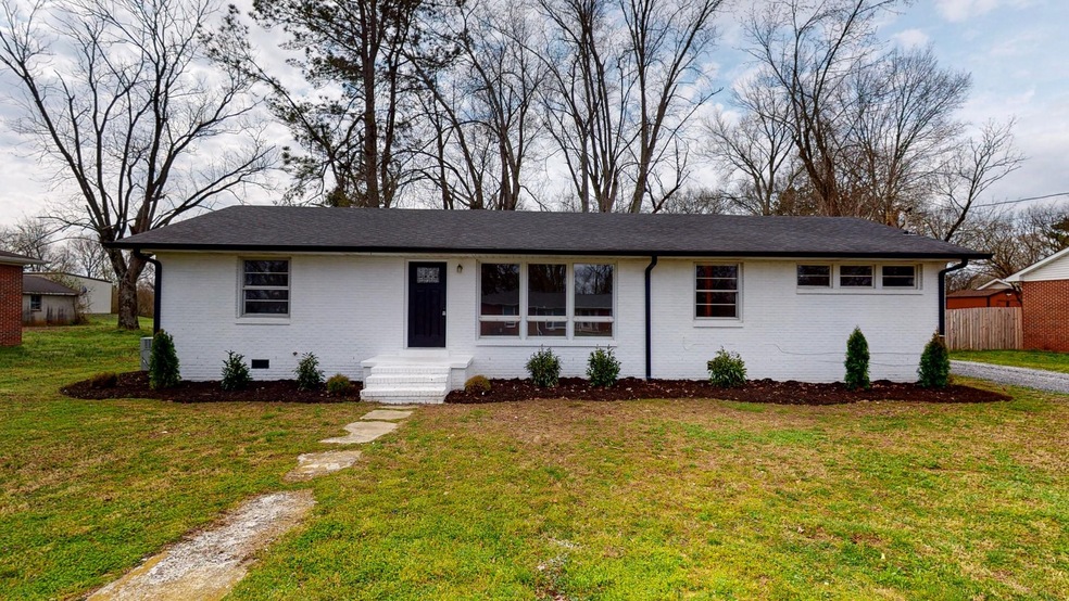 119 Pickle St, Shelbyville, TN 37160 - photo 1