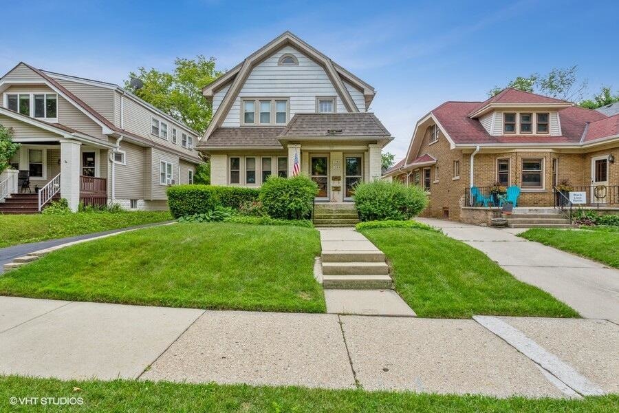 1701-03 E Newton
