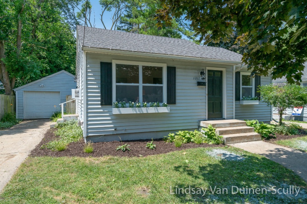 1311 Edith Ave NE, Grand Rapids, MI 49505 - photo 1