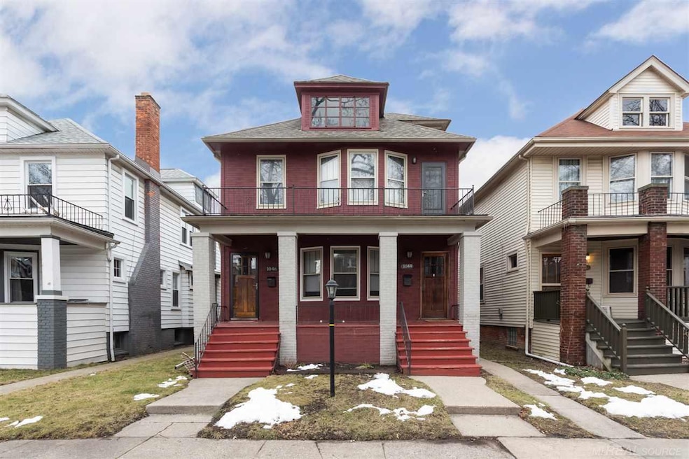 1046 Wayburn St, Grosse Pointe Park, MI 48230 - photo 1