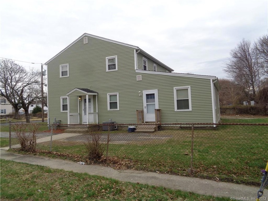 260 Larkin Ct, Stratford, CT 06615 - photo 1