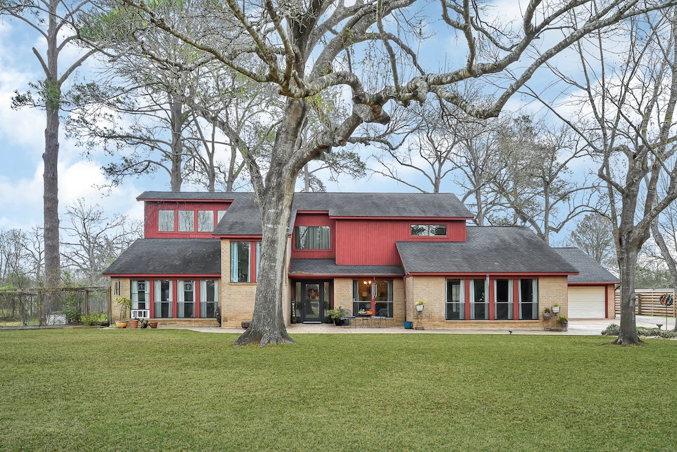 Welcome Home to 25102 Tenn Oaks located at the end
