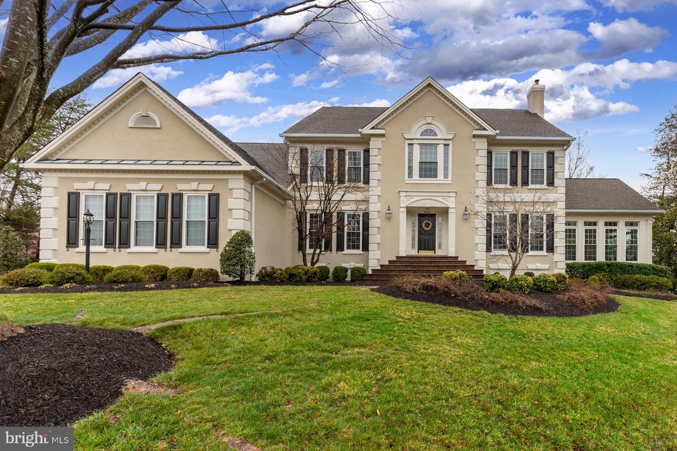6845 Smithfield Ct, Centreville, VA 20120 - photo 1