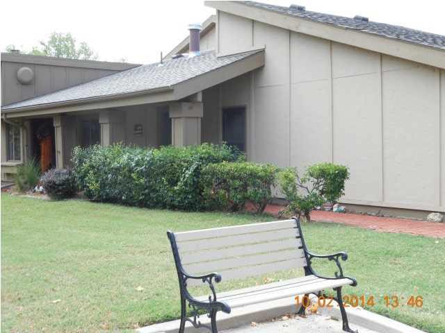 Over 2,400 sq ft Ranch Condo with nice updates!
