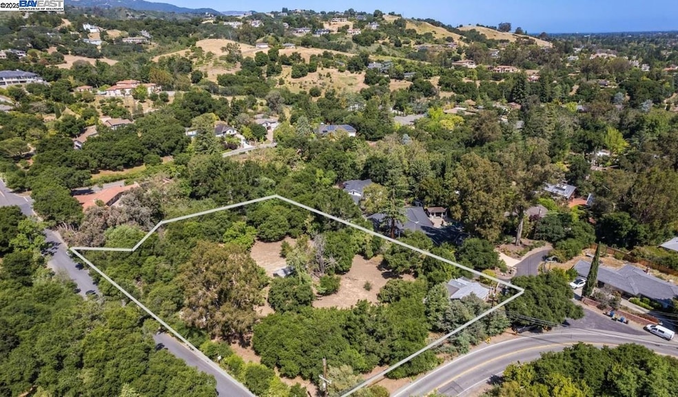 unlisted-address, Saratoga, CA 95070 - photo 1