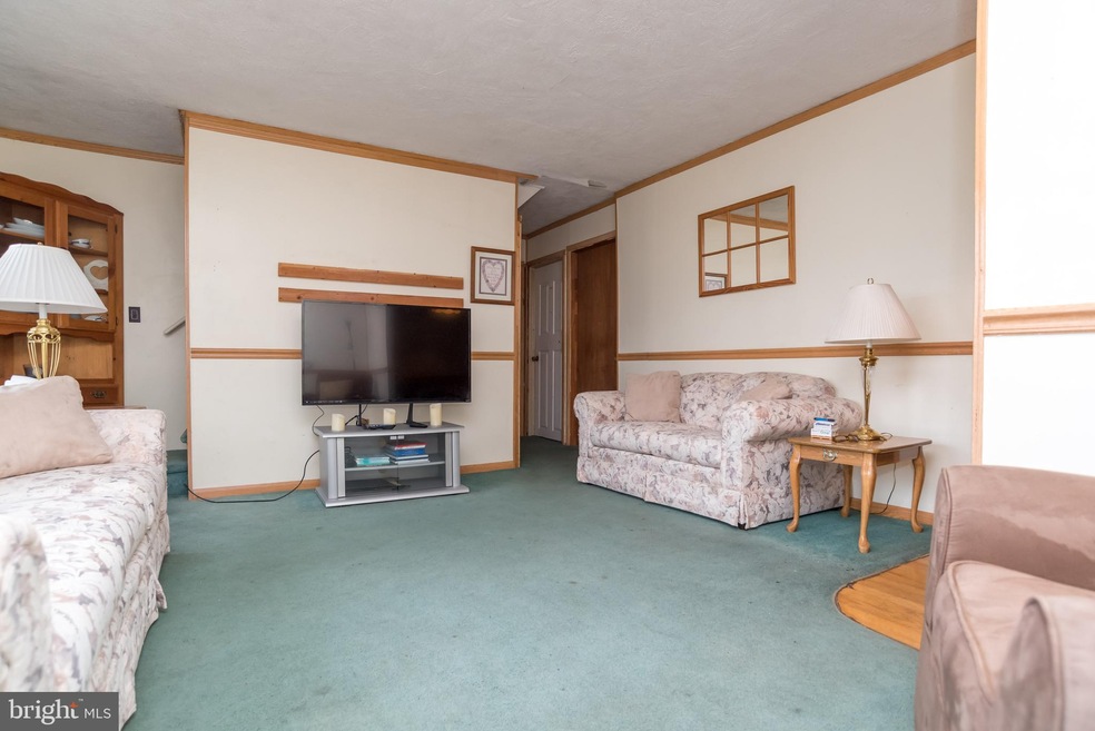 45 Aspen Ln, Levittown, PA 19055 - photo 1