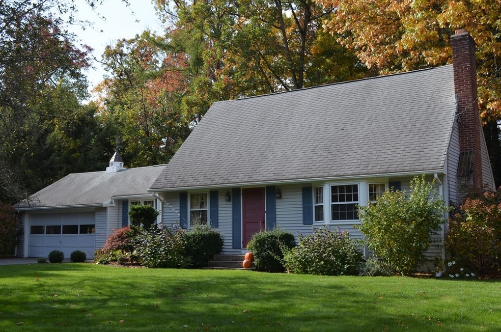 10 Raymond Dr, Wilbraham, MA 01095 - photo 1